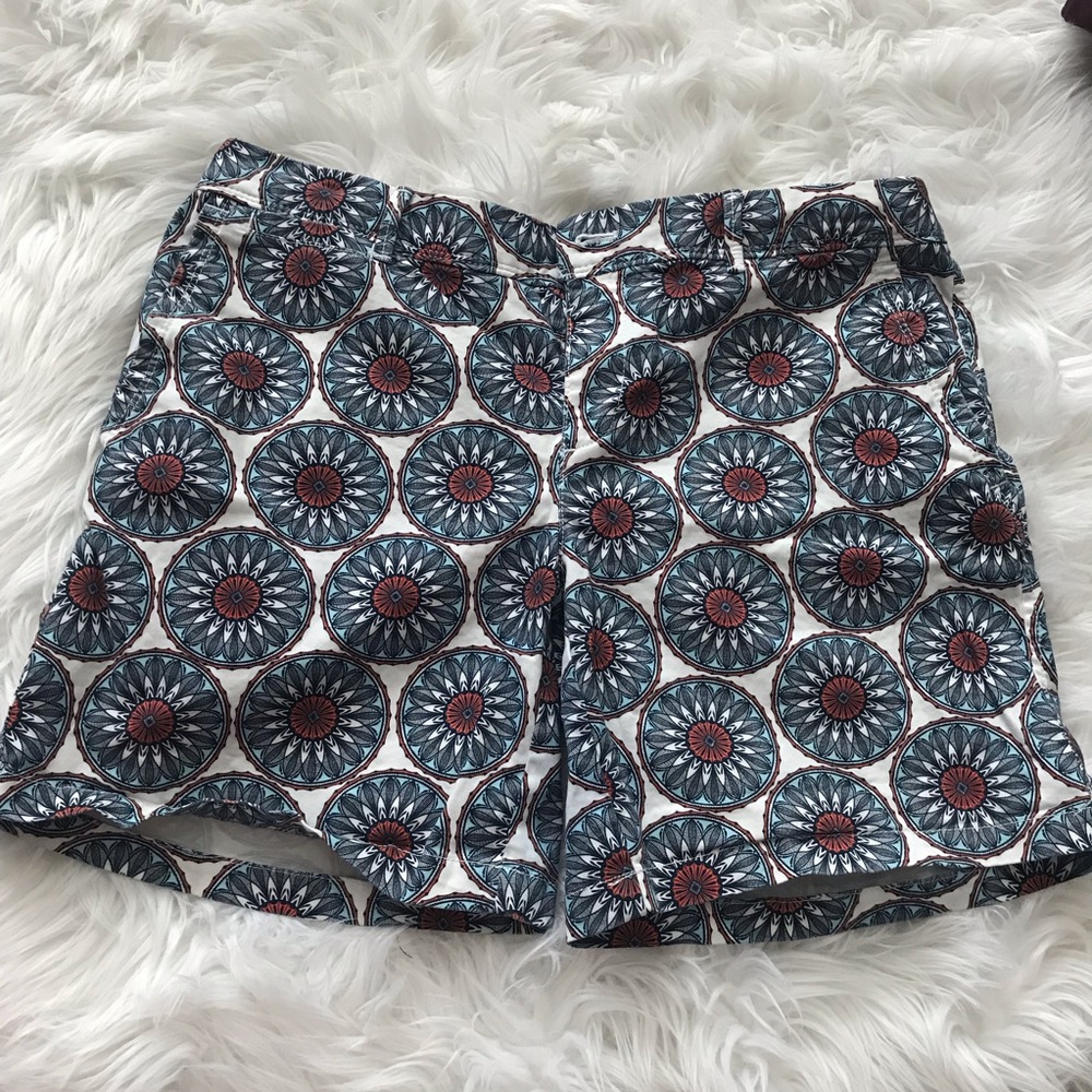 Banana republic size 8 shorts patterned aztec
